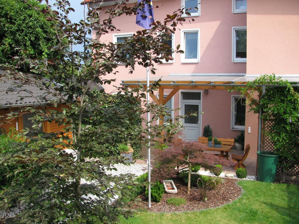 Pension Appartementhaus Central Нордхаузен Екстериор снимка